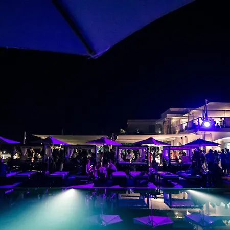 Morden With Pool In Daire *